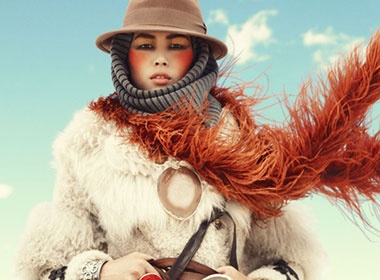 Liu Wen ruc ro giua sa mac hinh anh