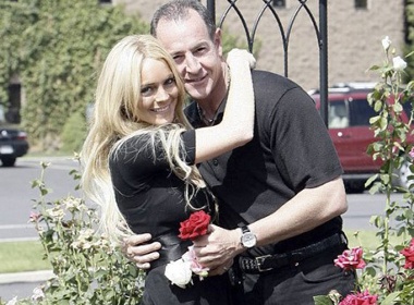 Cha Lilo bi cam den tham con hinh anh