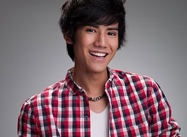 Tro chuyen voi thi sinh giong Chi Thien cua Vietnam Idol hinh anh