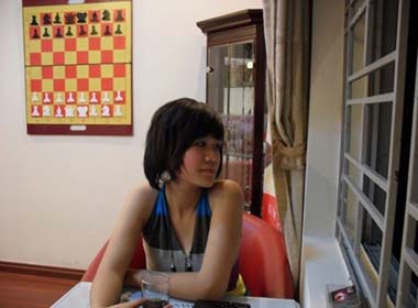 Kien tuong 8X mo truong co vua hinh anh