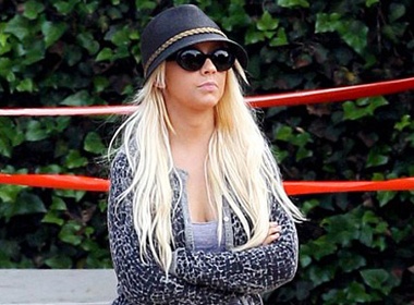 Christina Aguilera va giot nuoc mat chia tay hinh anh