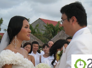 Dam cuoi 'trong mo' cua Huong Giang tren dao Phu Quoc hinh anh