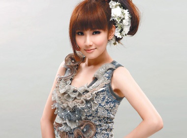 Selina (S.H.E) phau thuat thay da moi trong 5 gio hinh anh