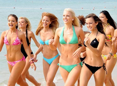 Nguoi dep Miss World dua cung song bien hinh anh