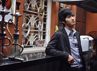 Hot boy Huynh Anh lich lam style co dien hinh anh