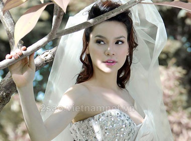 Anh cuoi tuyet dep cua Ho Ngoc Ha hinh anh