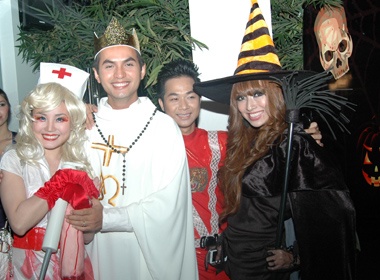 Sao Viet ram ro don Halloween hinh anh