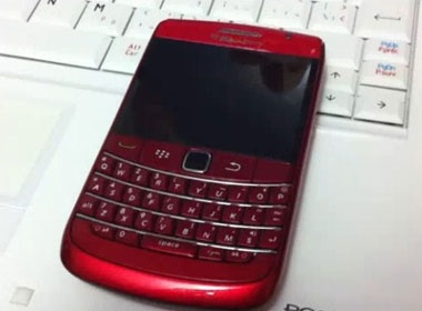 BlackBerry Bold 9780 co them model mau do hinh anh