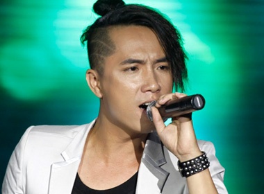 Vuong Linh - Chang trai nam tinh nhat Vietnam Idol hinh anh