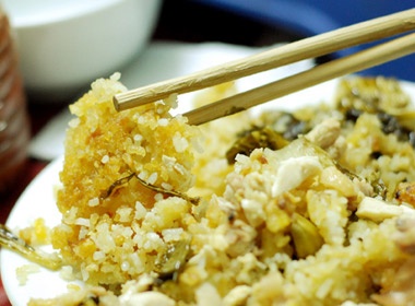 Thuong thuc com rang gion tan o pho Nguyen Du hinh anh