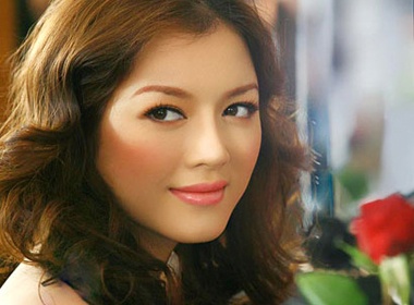 Ly Nha Ky than thiet hon voi Viet Anh sau tin don hinh anh