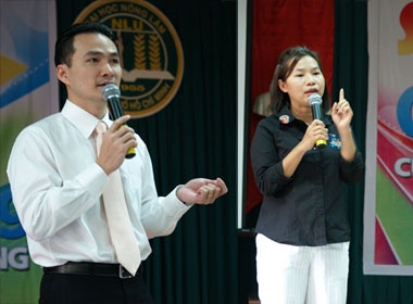 'Doi khi hay lui buoc de tim binh yen' hinh anh