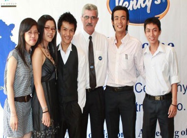 Khi sinh vien lam sep hinh anh