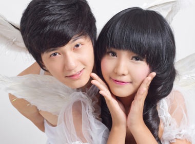 Nguoi mau 12 tuoi tinh tu ben Huynh Anh hinh anh