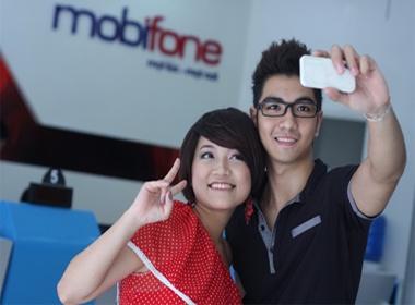 Nha mang lon cung 'tung' khuyen mai khung hinh anh