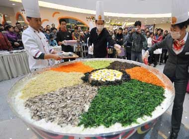 Dia bibimbap lon nhat the gioi hinh anh
