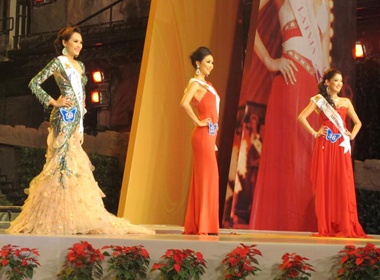 Ngoc Thach doat giai mac trang phuc da hoi dep nhat hinh anh