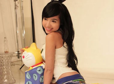 Elly mac bikini giua troi lanh 13 do C hinh anh