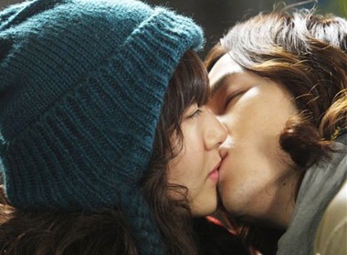 Nu hon ngot ngao cua 'cap doi Geun' hinh anh