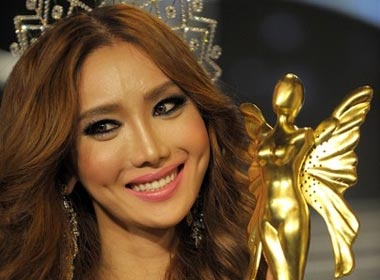 Nguoi dep Han Quoc dang quang hoa hau chuyen gioi hinh anh