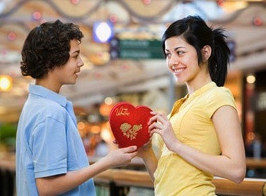 Khi girl 9X goi y chuyen yeu hinh anh