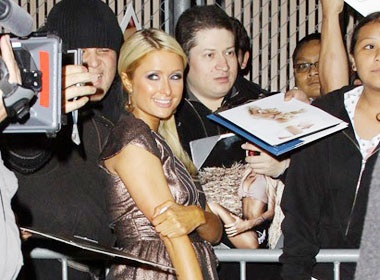 Paris Hilton lam phim ve minh hinh anh