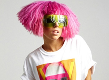 Lady Gaga chi mac do lot lua hinh anh