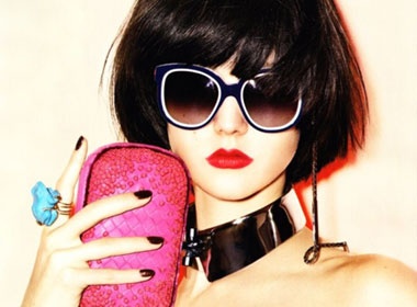 Karlie Kloss cuon hut cung sac mau hinh anh