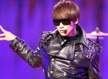 'Man nhan' voi vu dao cua Bi Rain tai be mac ASIAD hinh anh