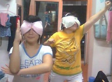 Hinh anh 'tu nhien thai qua' cua nu sinh trong KTX hinh anh