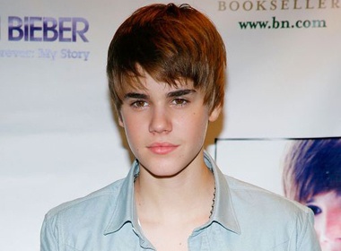 Justin Bieber bat ngo xuong toc hinh anh