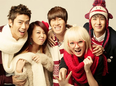 Giang Sinh cung Wonder Girls va 2PM hinh anh