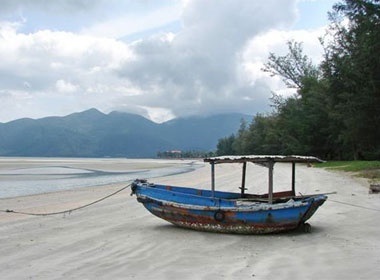 Den Con Dao tim su quen lang hinh anh