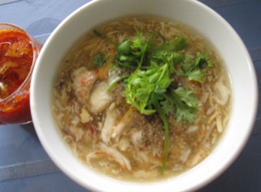 Sup cua cuc 'chat' voi gia binh dan hinh anh