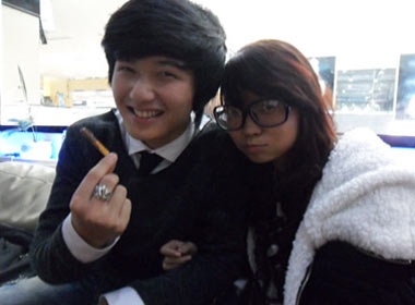 'Hot boy' Huynh Anh bi mat hen ho? hinh anh