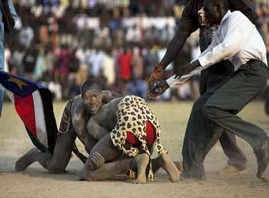 Anh le hoi dau vat gay can o Sudan hinh anh