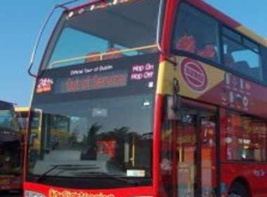 Man cau hon lang man bang xe bus hinh anh