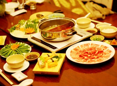 Lau Nhat hoan hao cho doi tinh nhan hinh anh
