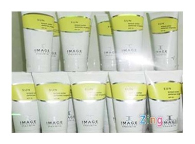 Mua kem chong nam va ung thu da chi voi 90% gia goc hinh anh