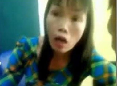 Ky luat co giao trong clip chui hoc sinh hinh anh