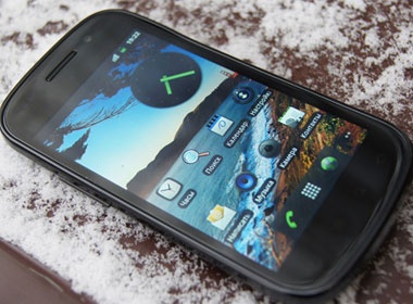 Google Nexus S quay video te hon Galaxy S hinh anh