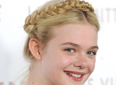 5 buoc cho kieu toc cua Elle Fanning hinh anh