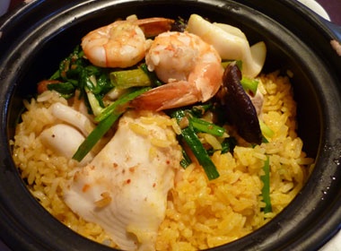 Dac san com nieu cua nguoi Hoa hinh anh