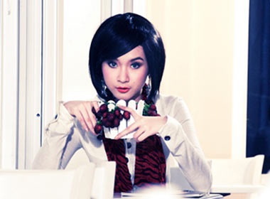 'Ba me nhi' Phuong Trinh nhi nhanh khoe toc tem hinh anh