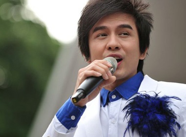 Dan Truong lan dau dien hai cung Hoai Linh hinh anh