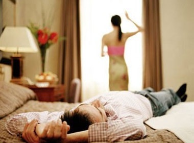 Dai dot doi con gai yeu nguoi co vo hinh anh