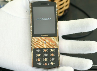 Mobiado Classic 712MG ve Viet Nam voi gia hon 88 trieu dong hinh anh