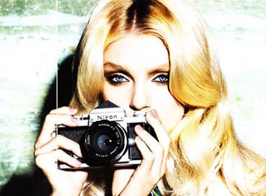 Cong chua toc vang Jessica Stam an tuong tren Vogue hinh anh