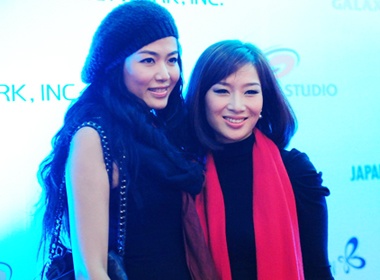 Thu Thuy - Thu Huong cung di xem 'Rung Na Uy' hinh anh