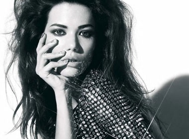 Hut hon voi bo lich Harper’s Bazaar 2011 hinh anh